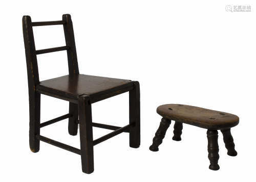 A child's wooden stool and chair, 40 cm high (2)