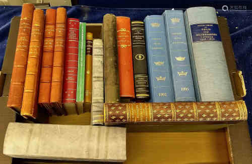 A collection of Swedish volumes, including Georg Nordensvan 'De Bildande Konsternas Historia';