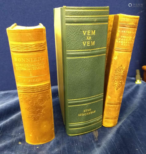 A quantity of Swedish volumes including 'Vem Är Vem', 5 vols.; 'Bonniers Konversations Lexikon',