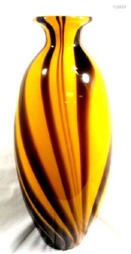 EXQUISITE TALL MURANO PULLED TONAL FEATHER VASE