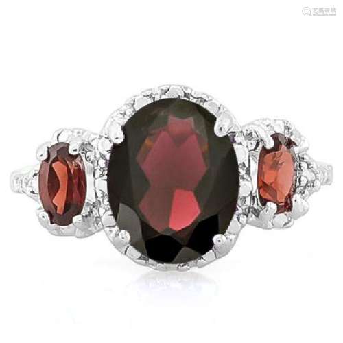 STUNNING DEEP RED 4CT GARNET ESTATE RING