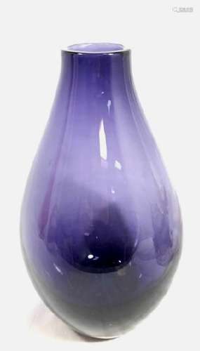 LOVELY LAVENDAR AMETHYST VINTAGE ART GLASS VASE