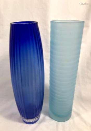 LOT OF 2 VINTAGE ART GLASS BLUE VASES