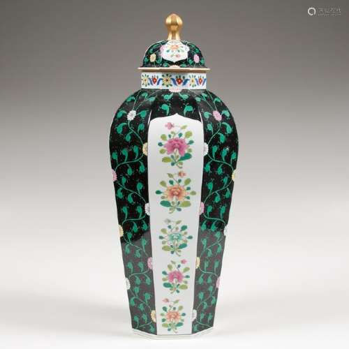 Herend  Lidded Vase,  Black Dynasty