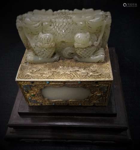 White Jade Ragon Seal With Silver