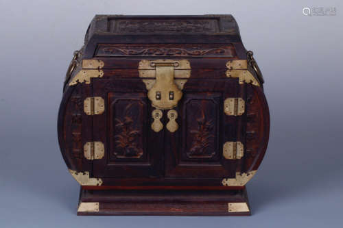 A HONGSUANZHI WOOD CARVED CONTAINER