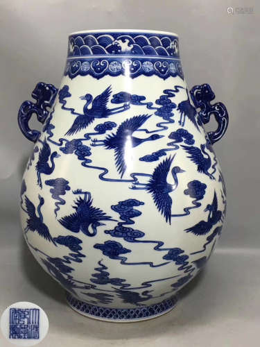 A BLUE AND WHITE CRANE PATTERN DOUBLE-EAR VASE