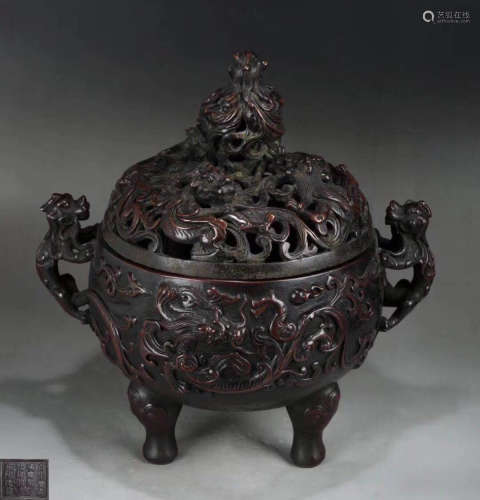 A DRAGON PATTERN TRIPOD COPPER CENSER