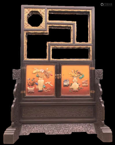 A WOOD CARVED GEM DECORATED SCREEN