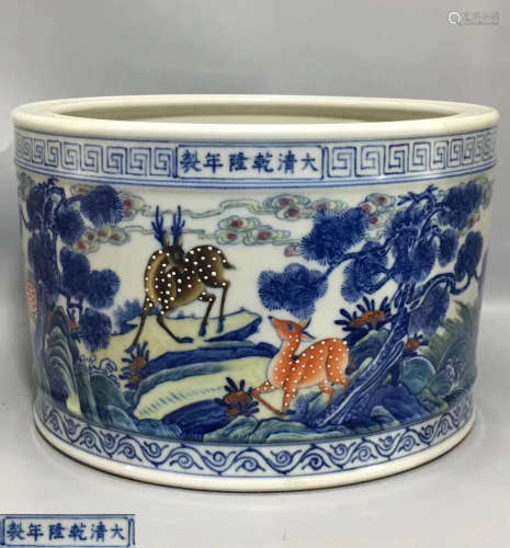 A BLUE AND WHITE DEER PATTERN POT