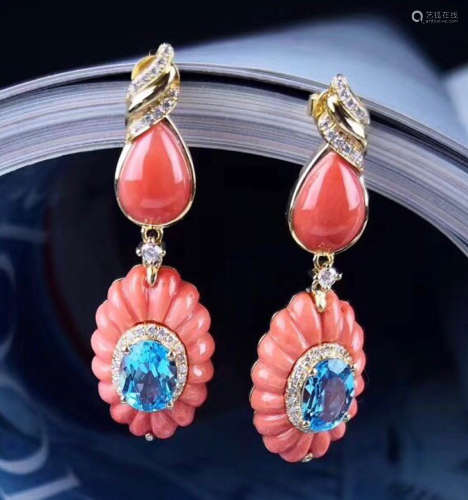 A 18K GOLD MOMO CORAL WITH DIAMOND STUD EARRINGS