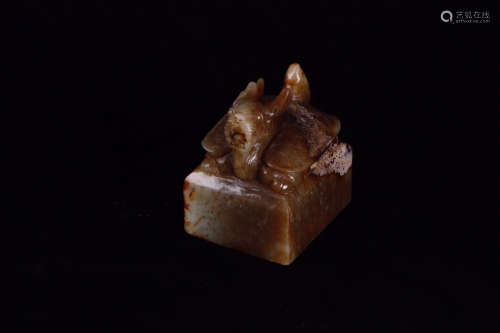 AN ANCIENT JADE CARVED BEAST PATTERN SEAL