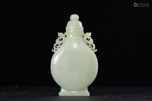 A DOUBLE EAR DESIGN HETIAN JADE VASE