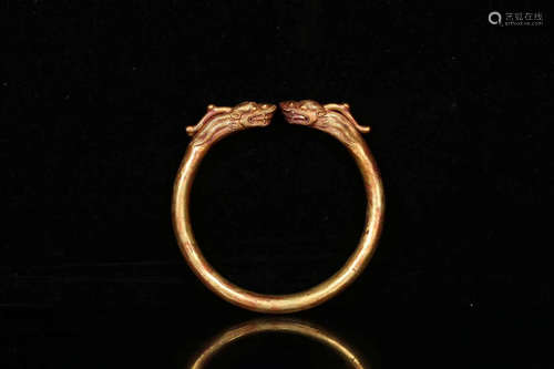 17-19TH CENTURY, A DOUBLE DRAGON-HEAD  DESIGN GOLD BRACELET, QING DYNASTY