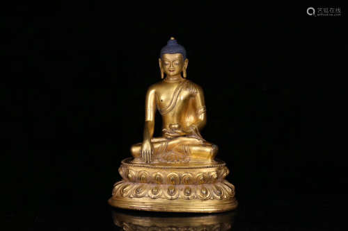 17-19TH CENTURY, AN OLD GILT BRONZE MEDICINE BUDDHA STATUE, QING DYNASTY