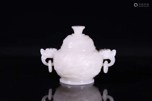 17-19TH CENTURY, AN OLD HETIAN JADE MOUNTAIN SHAPED ORNAMENT, QING DYNASTY