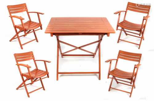Gartentisch u. 4 KlappstühleHolz orangefarben lackiert, Klapptisch ca. 55 x 80 cm, H ca. 71 cm