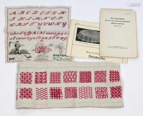 Stickmustertuch 1868 u.a.Handarbeit, überwiegend Buchstaben u. Zahlen in Rot sowie teils farbig u.