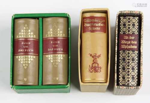 Posten Minibüchermit *Rund um das Buch* 2 Bände in einem Minischuber v. Heinz Knobloch, Offizin