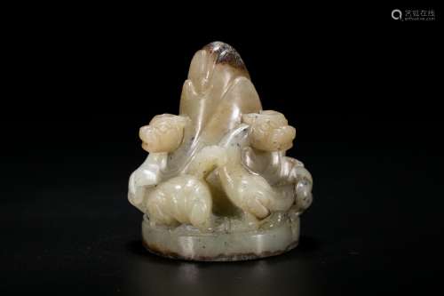 A Pair of Archaic Jade Carving of Figures