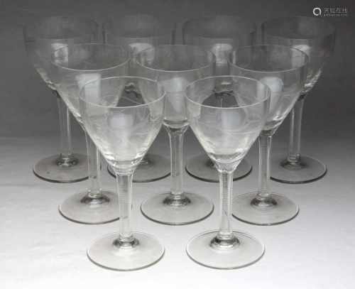 Satz Weinkelche 1930er Jahrefarbloses Glas mundgeblasen u. von Hand beschliffen, konische optisch