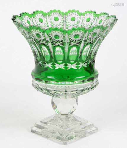 große Kristall Prunkschalefarbloses Kristallglas mundgeblasen, grün überfangen u. von Hand