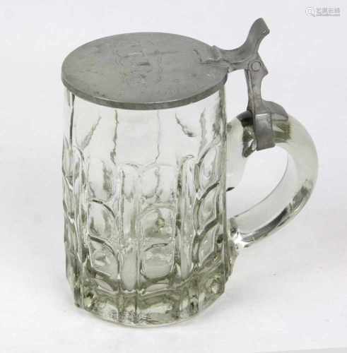 Erinnerungs Krug 1875Klarglas in die Form geblasen, Walzenkorpus mit Linsendekor in 6-facher