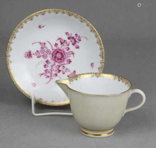 Meissen seltene Tasse *Indisch Malerei* um 1775Porzellan mit unterglasurblauer Schwertermarke der