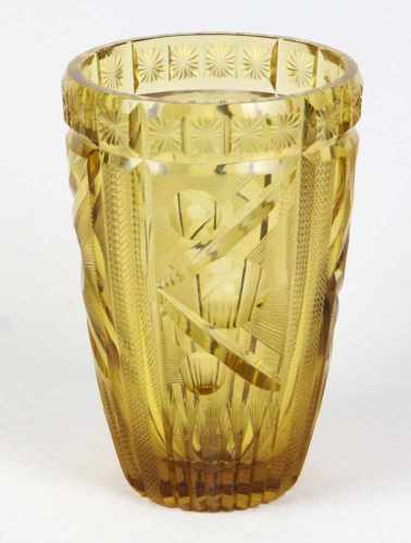 große Kristall Vasehonigfarbenes Kristallglas reich von Hand mit Kerb- u. Schälschliff in 4-facher