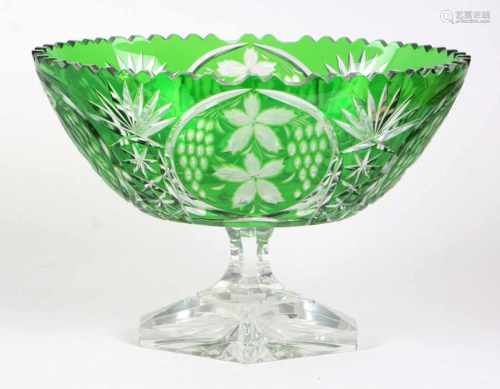 großer Kristall Tafelaufsatzfarbloses Kristallglas mundgeblasen, grün überfangen u. von Hand
