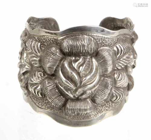 breite Rosen Armspangein Silber 925 gearbeitet u. punziert sowie Vigueras, Made in Mexiko, breite