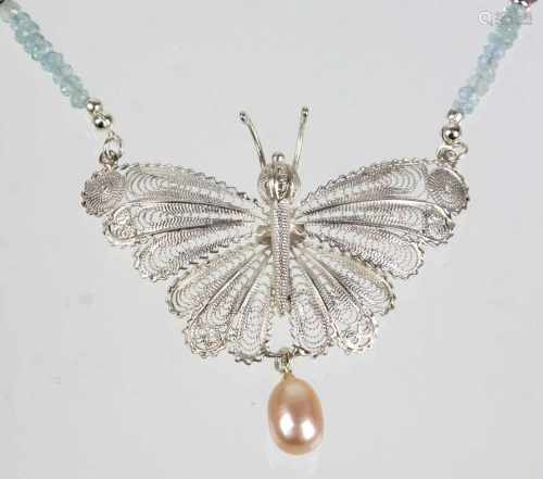 Design Collier mit Aquamarin u. RubinMittelteil in Silber 800, filigrane Schmetterlingsform von