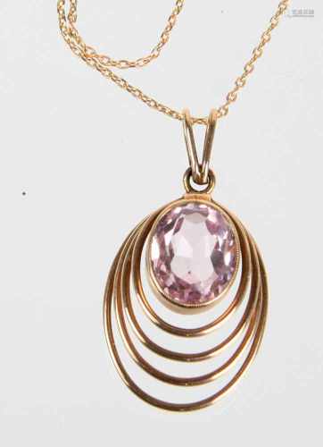 Amethyst Anhänger an Kette - GG 333beides in Gelbgold 333 (8 Karat) gearbeitet u. punziert sowie