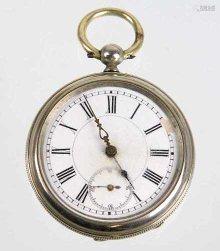 Schlüssel Taschenuhr Dresden um 1880Neusilber Uhrengehäuse mit Guillochierung, weißes
