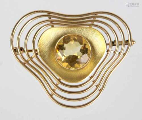 Brosche mit Citrin - GG 585in Gelbgold 585 (14 Karat) gearbeitet u. punziert sowie Signet,