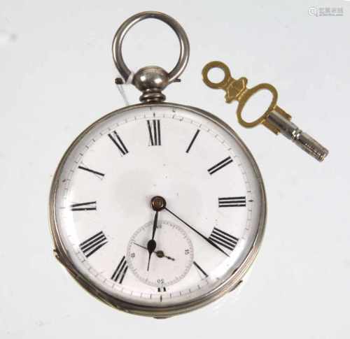 Schlüssel Taschenuhr um 1880Neusilber Uhrengehäuse, Guillochierung mit floral eingefasster