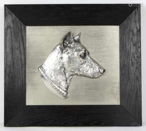 Hunde ReliefbildMetall versilbert, rechteckige Platte mit plastisch reliefiertem Hundekopf,