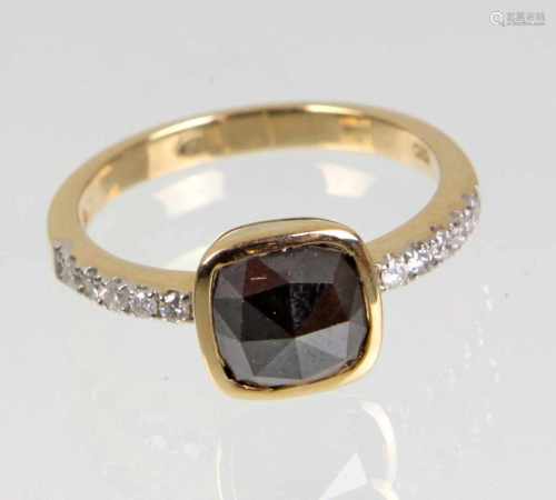Ring mit schwarzem Diamant - GGin Gelbgold 585 (14 Karat) gearbeitet u. punziert, Ringkopf mit