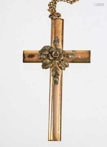 Biedermeier Kreuzanhänger an KetteSchaumgold/ Golddoublé, Anhänger in Form eines lateinischen