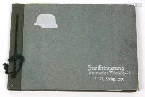 Photoalbum DienstzeitAlbum mit Silberprägung Stahlhelm sowie Titel *Zur Erinnerung an meinde
