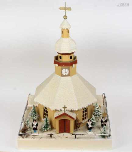Lichterhaus *Seiffener Kirche*auf eckiger mit Schneestruktur verzierter Platte handgefertigtes