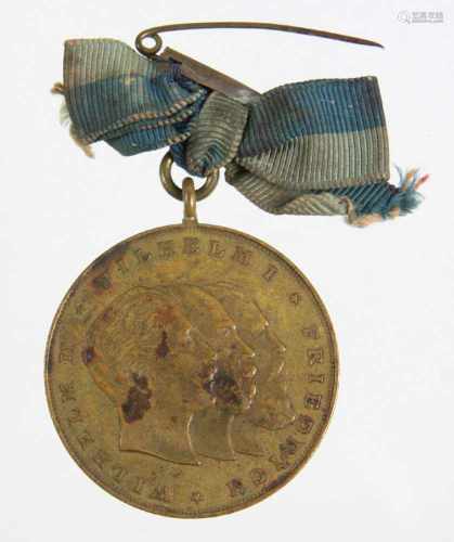 Kupfermedaille Preussen 1903Train Battalion, gekreuzte Karabiner mit Kappe u. Tasche auf