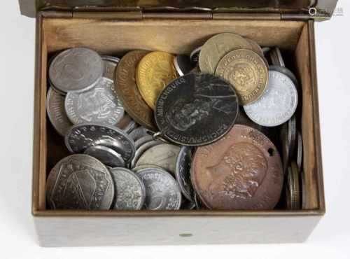 Posten Kleinmünzen u. Medaillenverschiedene Materialien, Wertstellungen u. Ausgabejahre von 1922 bis