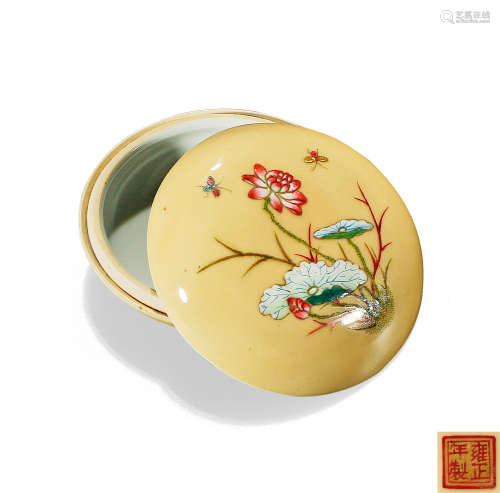 19世纪 粉彩米黄釉印泥盒