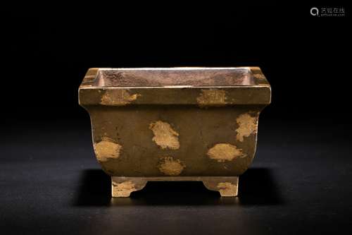 A Gilt-Inlaid Bronze Square Censer