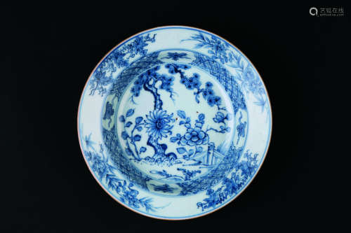 清代（1644-1911） 青花松下牡丹纹折沿盘