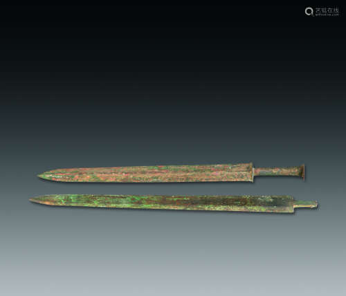 战国（B.C.475-221） 青铜剑 （二件一组）