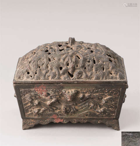 明代（1368-1644） 带铭文铜海水龙纹双耳长方香炉