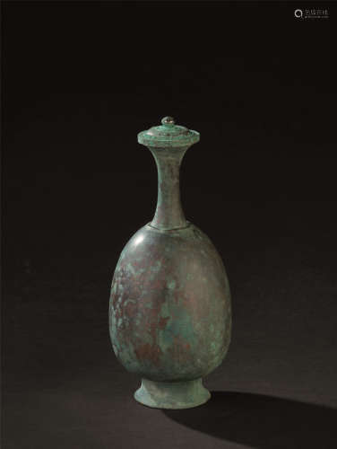 唐代（618-907） 铜长颈盖瓶