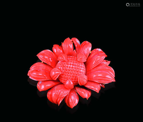 18K金珊瑚雕花型带扣